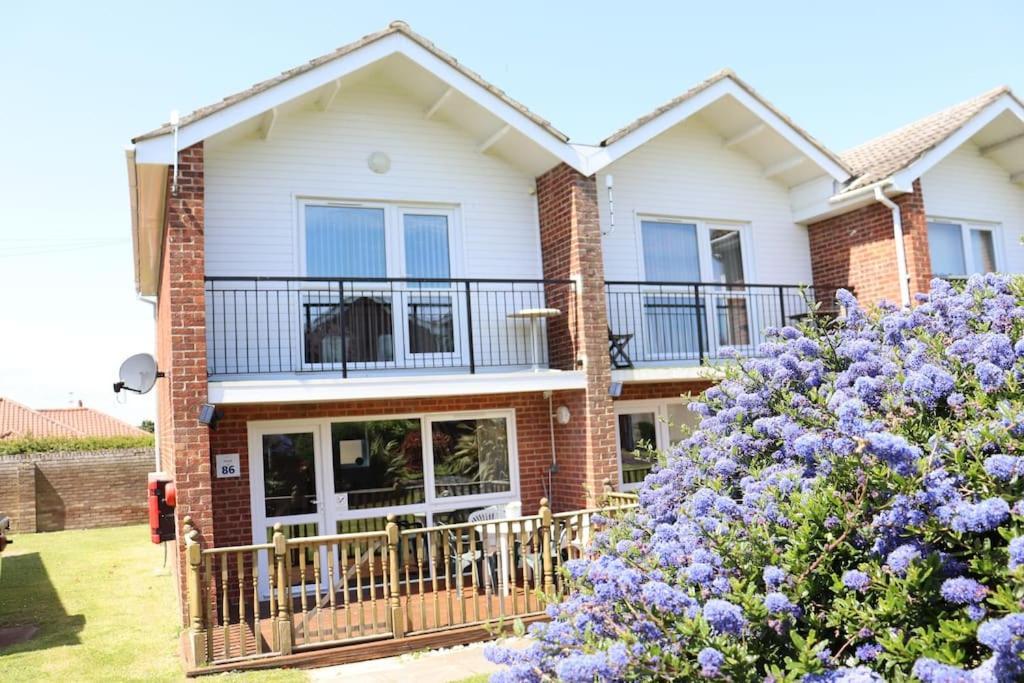 Corton Retreats At Waterside Park Villa Exteriör bild