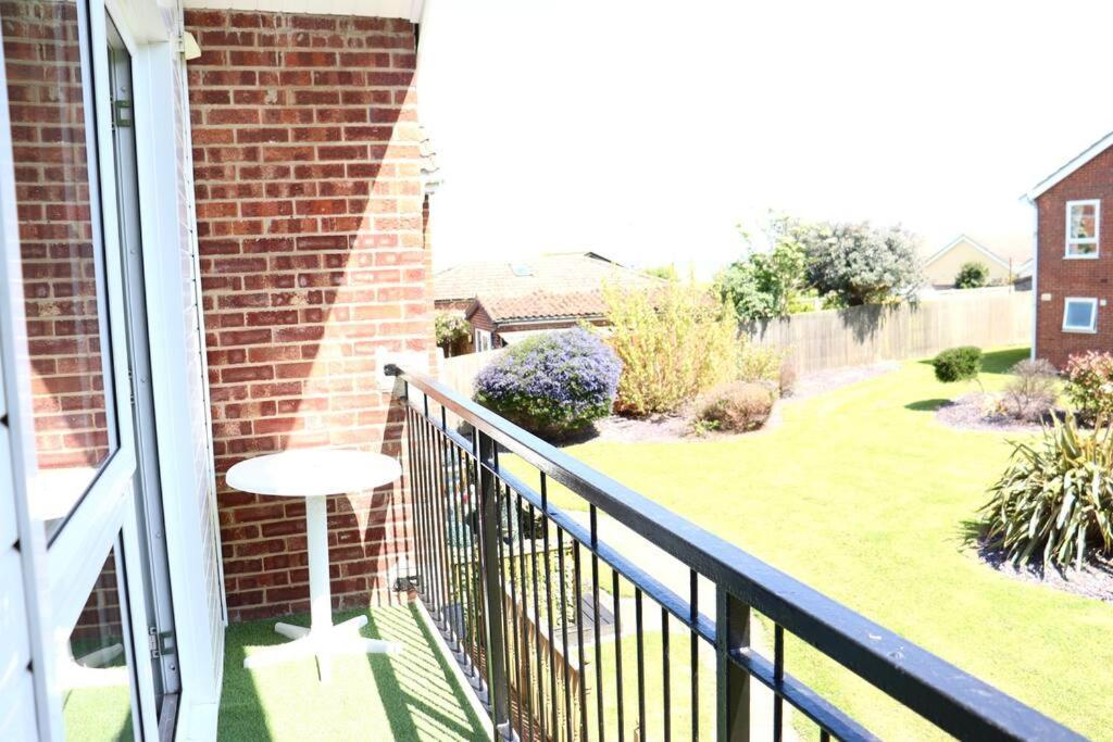 Corton Retreats At Waterside Park Villa Exteriör bild