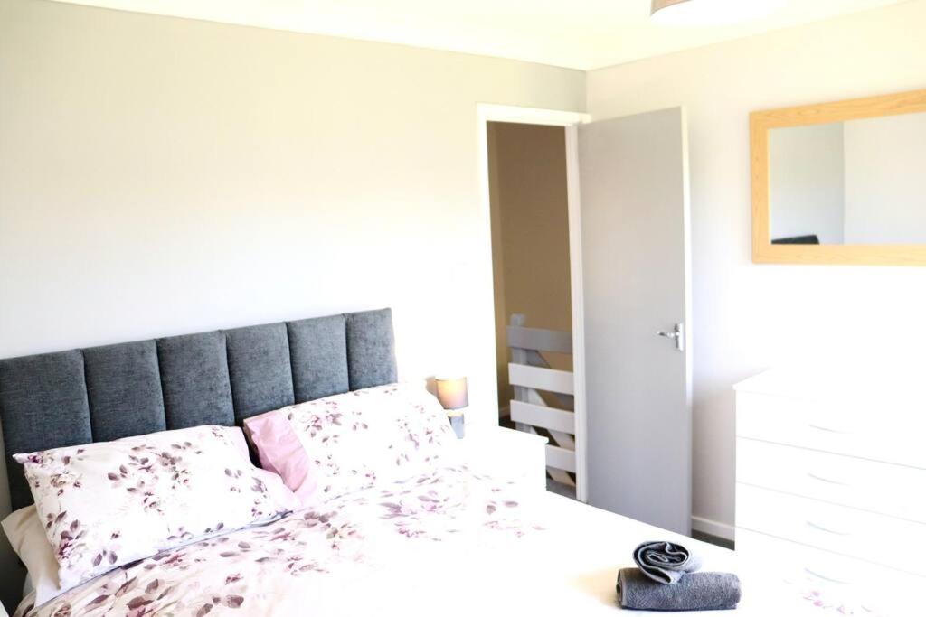 Corton Retreats At Waterside Park Villa Exteriör bild