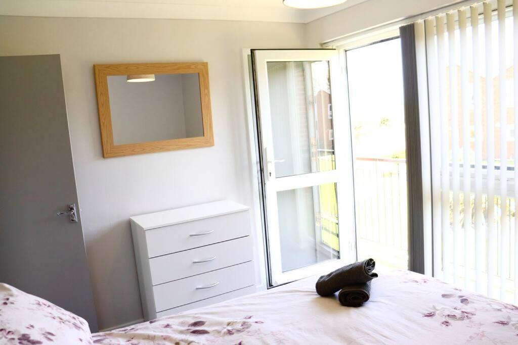Corton Retreats At Waterside Park Villa Exteriör bild